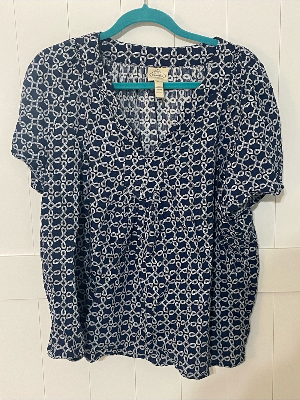 St. John's Bay Navy and White Patterned Short-Sleeve V-Neck Blouse